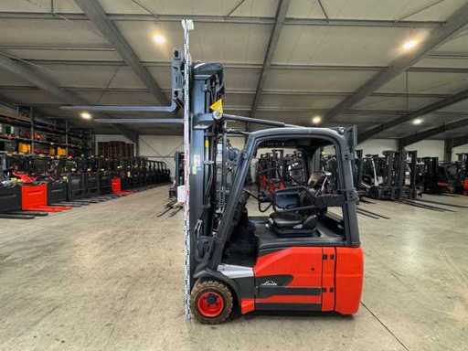 06/2023 Servicio + UVV 07/2027 Linde E18 EVO 1.800kg Triplex 607cm 3º+4º Ajustador de horquilla de válvulas Carretilla elevadora eléctrica 21068 horas
