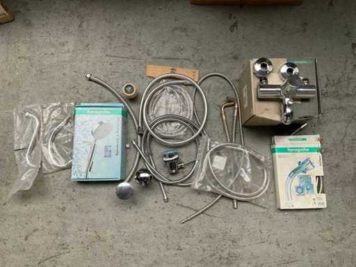 Verschiedene Badezimmerartikel