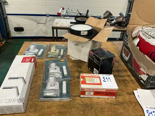 Wsporniki ?cienne g?o?ników i inne