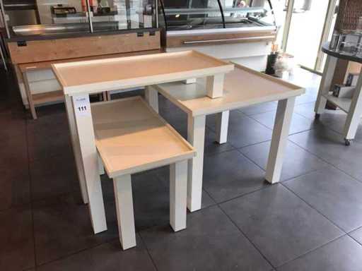 Presentation tables (3x)