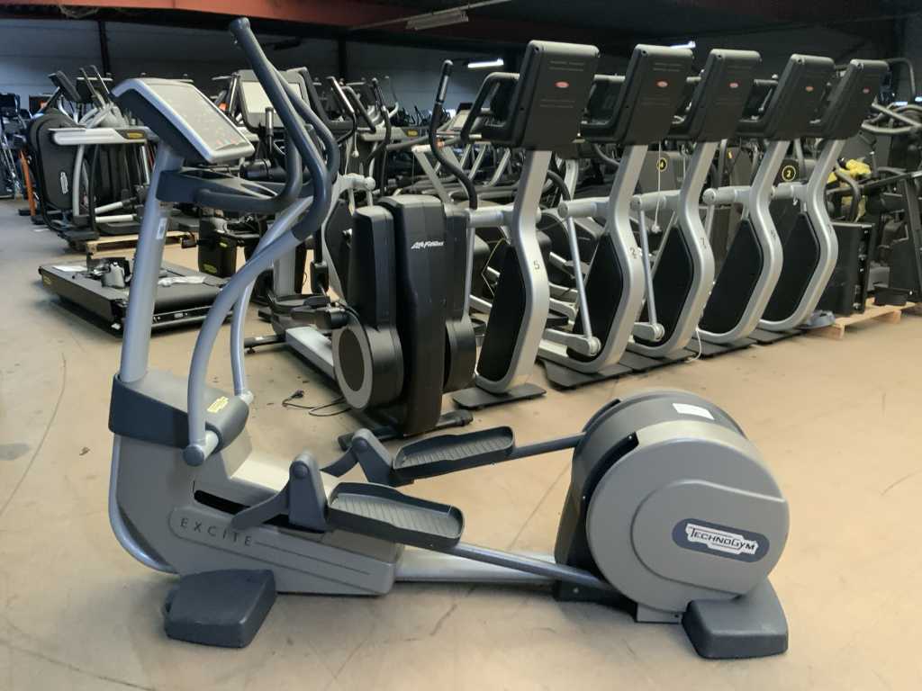 Technogym Excite Synchro 500 LED Crosstrainer