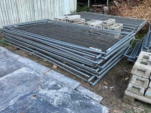 BP Construction fence with block (15x)