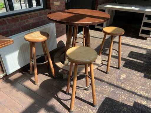 Bartisch mit 4 Barhockern