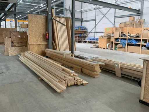 Pallet with building materials (4x)