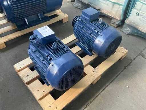 Electric motor (2x)