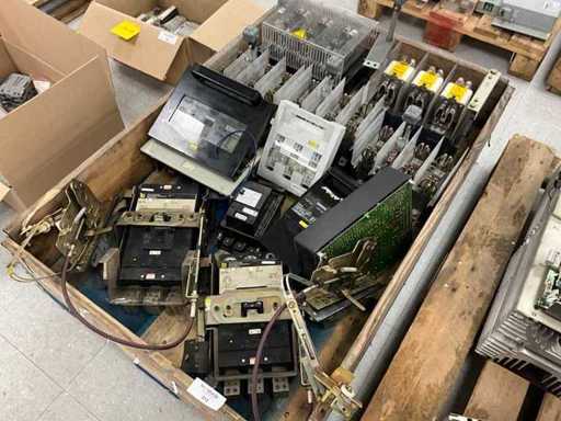 Circuit Breakers / Fuses (10x)