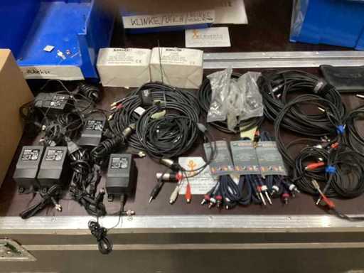 7 alimentatori Shure PS40E e pacchetto di patch cord, lunghezze diverse vedi immagine