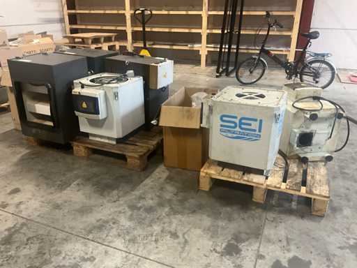 Set of professional industrial oil mist/vapor extractors and coolant filters