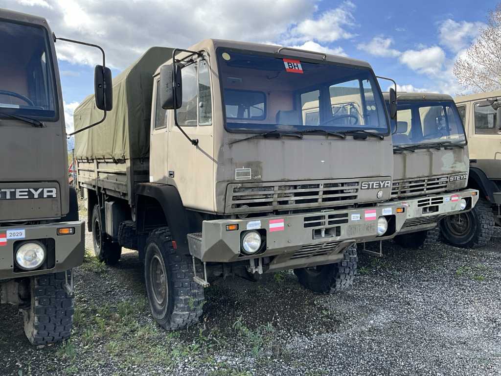 Pojazd wojskowy Steyr 12M18 z 1986 r.
