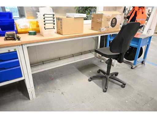 Bott Workbench including workshop chair
