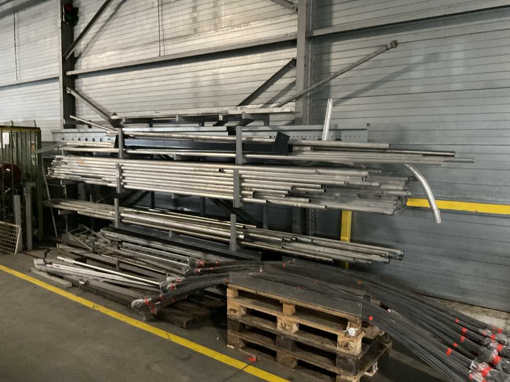 Cantilever rack with aluminium tube content