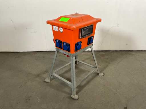 2017 Jäger Direkt Rondo 32A RA Verdeelkast 32A (32-2/400V, 16-6/ )