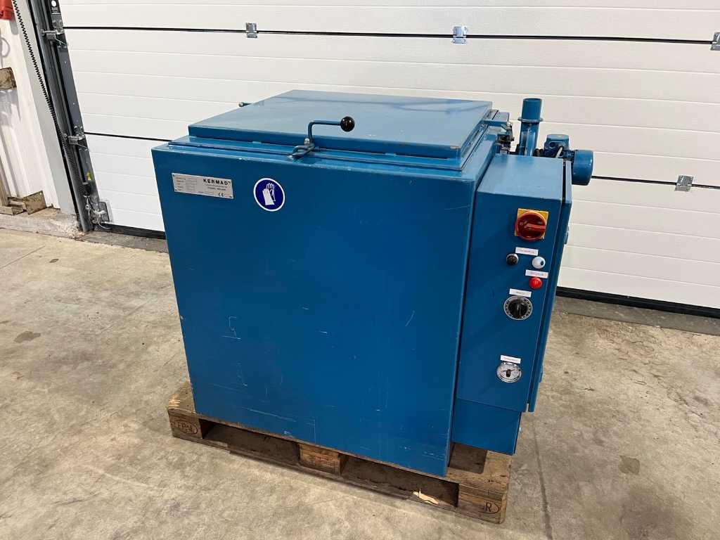 Industrial cleaning machine