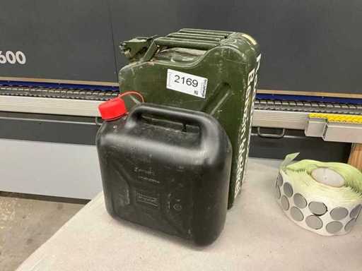 Treibstoffkanister 1x 10L Kunststoff. + 1x. 20 L Metall