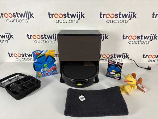 Un lot de bunuri returnate, inclusiv Aspirator robot și jucării