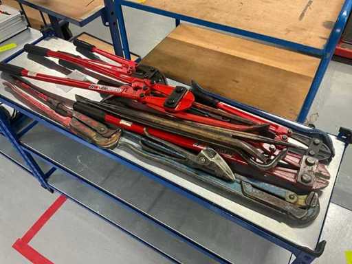 Various hand tools (12x)