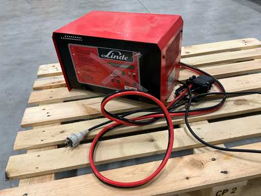 Linde E24/45P Acculader