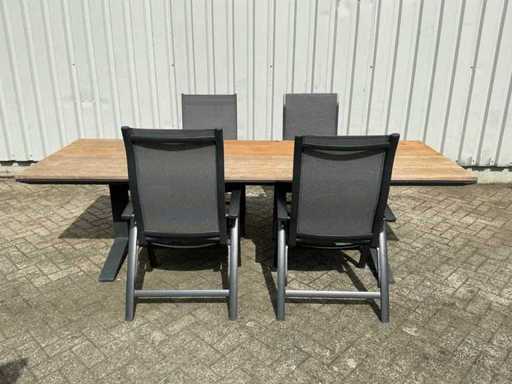 Stół ogrodowy z 4 fotelami rozkładanymi