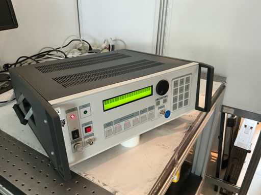 Elva-1 G4-143E Millimiter BWO Signalgenerator