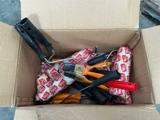 Partij verfborstels en rollen