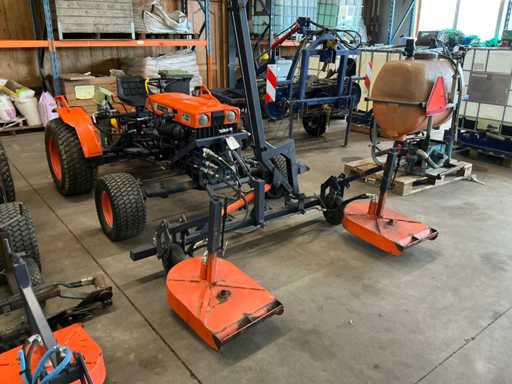 Kubota B7000 4WD 16hp Tracteur compact avec tondeuse attelée