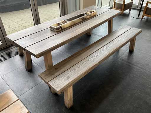 Hutten - Houten tafel met 2 banken