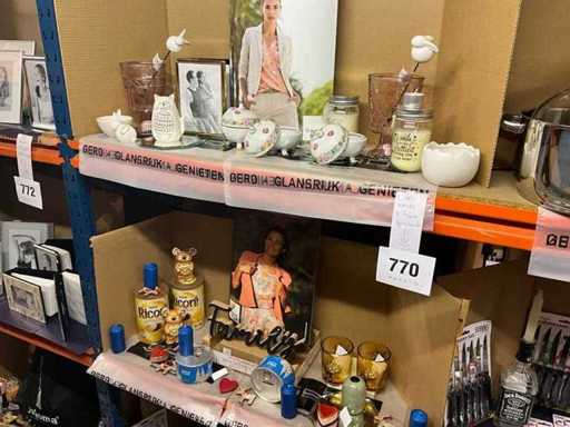 Various decoration/gift items