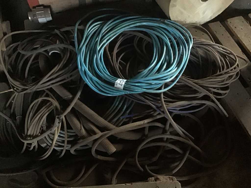 Voorraad diverse kabels