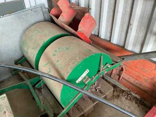 Cushman Quick Aerator gedragen grondbeluchter