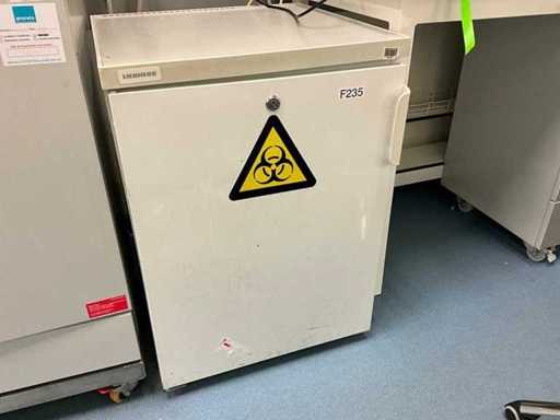 LIEBHERR Réfrigérateur de laboratoire