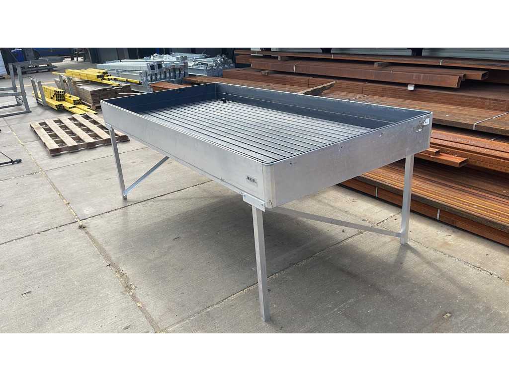2018 Aluminium growing table (4x)
