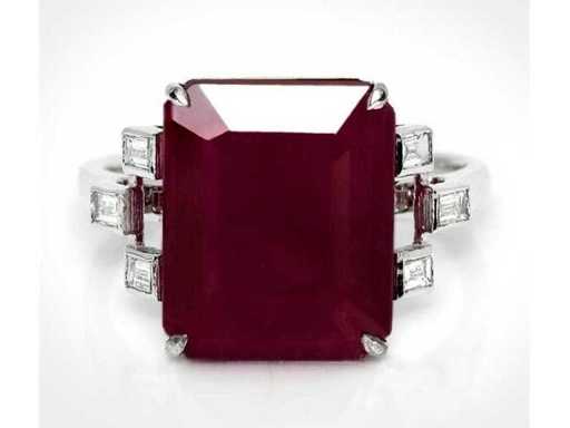 Luxe Design Ring Natuurlijke Rode Robijn 8,16 karaat
