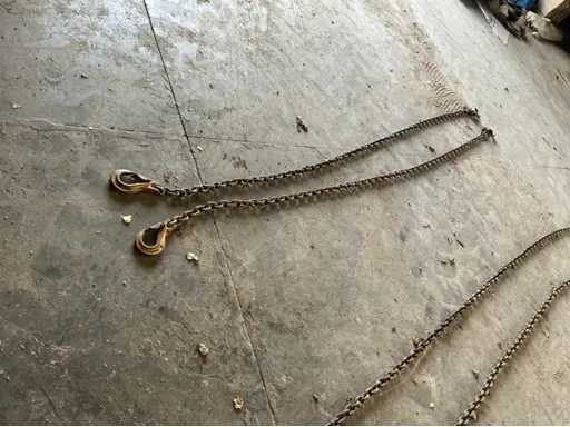 2 Chaînes de levage 3m20 Autre matériel d’entrepreneur (2x)