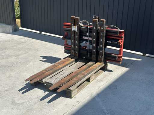 Meyer Hydraulic blade adjustment and double-blade attachment