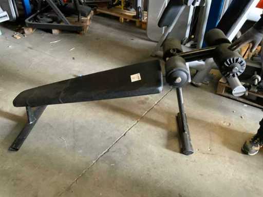 Gym80 abdominal crunch Krachtstation