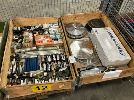 Batch of various spare parts