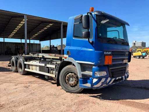2012 DAF CF Truck with container hook system
