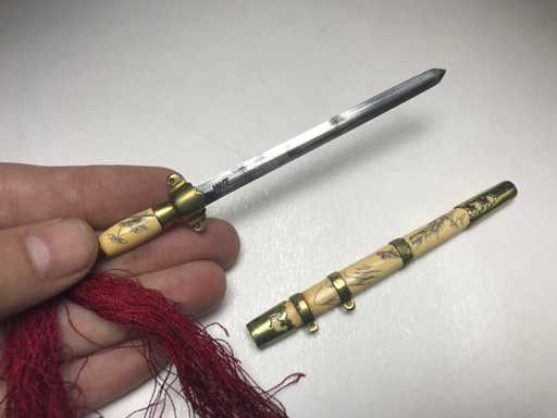 Antikes Miniatur-chinesisches Jian-Schwert aus dem 19. Jahrhundert 