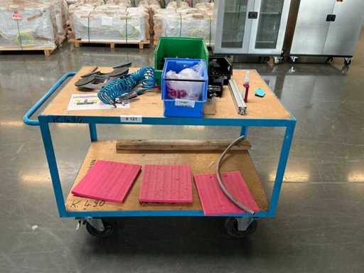 Carro de almacenamiento con contenido