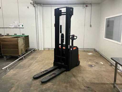 2024 BT Taxio Stacker