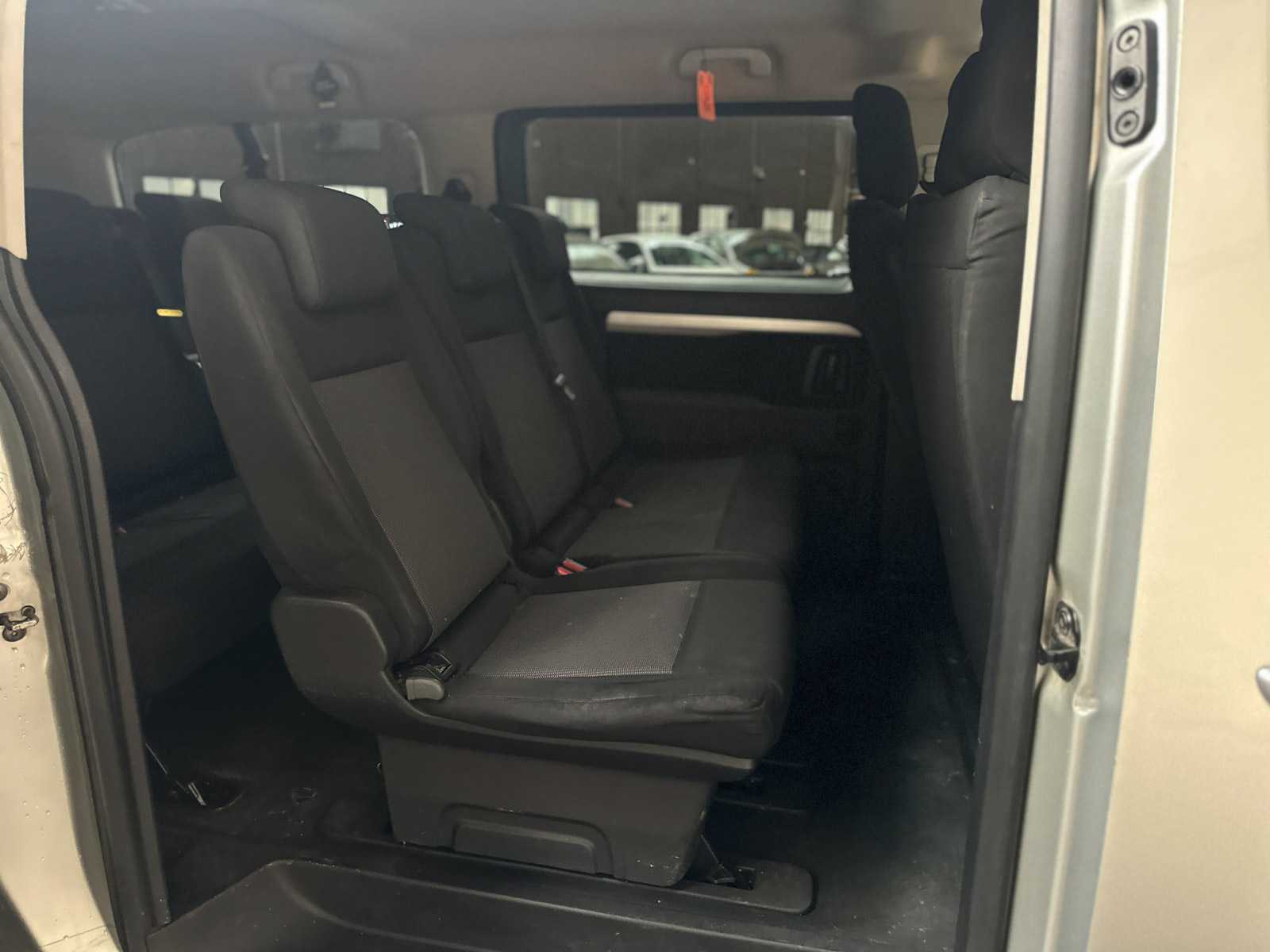 Peugeot Expert Traveller 1.5 9-Sitzer 120 PS 2019