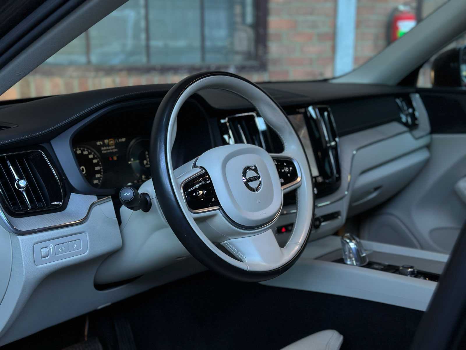 Volvo XC60 2.0 T8 Twin Engine AWD Inscription R-Design 303pk 2019, R-244-TZ