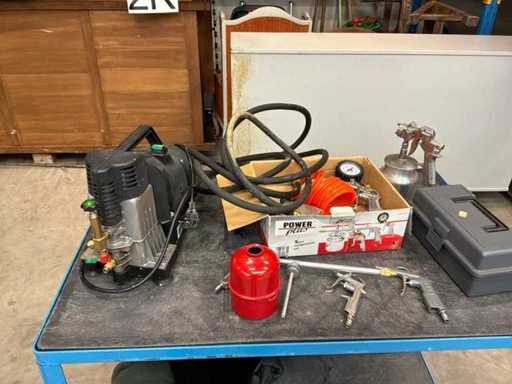Powerplus POW 548 Air compressor with accessories
