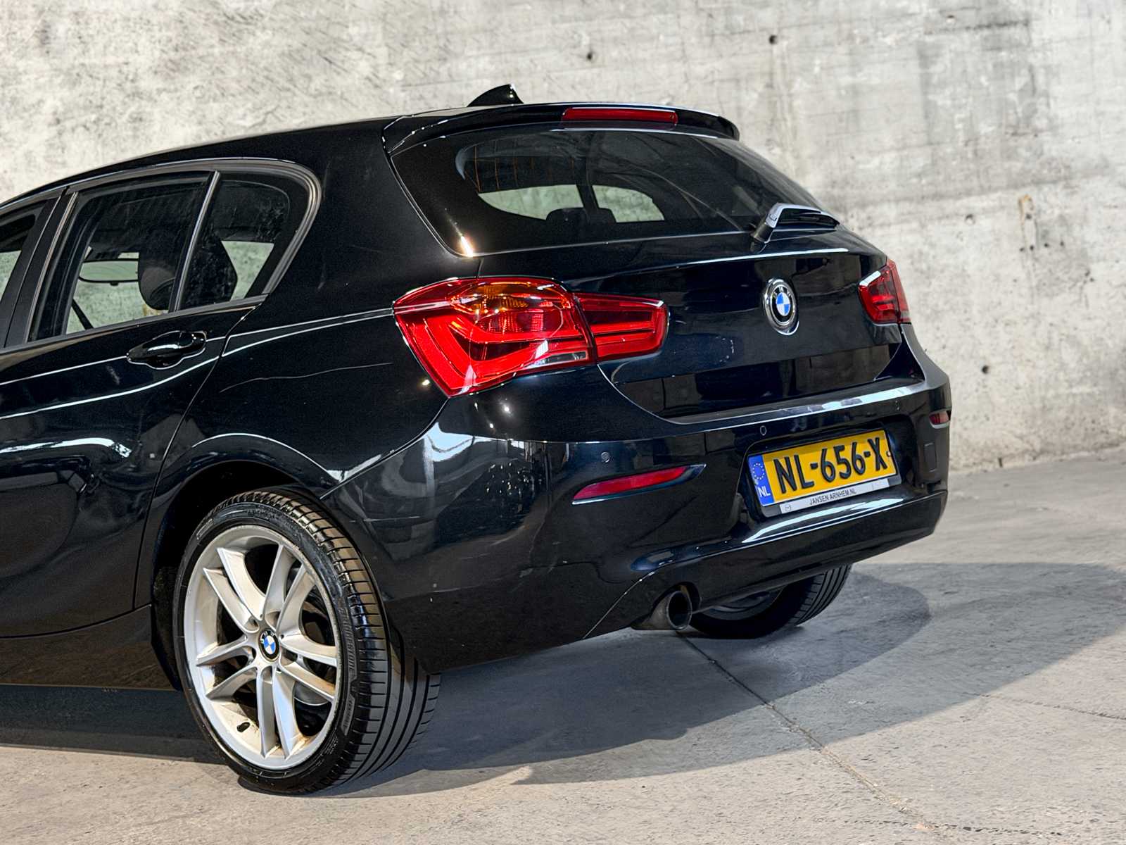 BMW 116i Sport 1-serie 109pk 2016, NL-656-X