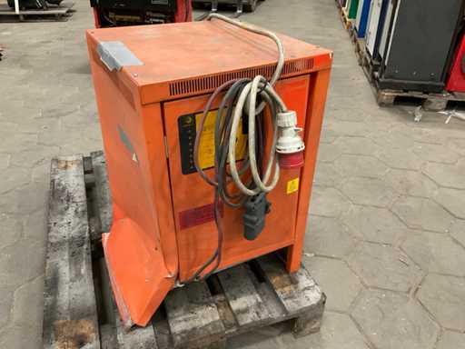 Powergen Acculader