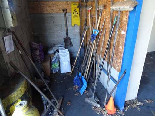 Lotto di utensili in acciaio