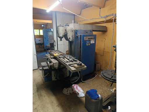 (Bulgarije) - 2002X - Verticale freesmachine - 2002