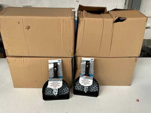 Szufelka i szczotka z plastikowym nadrukiem pantery (48x)