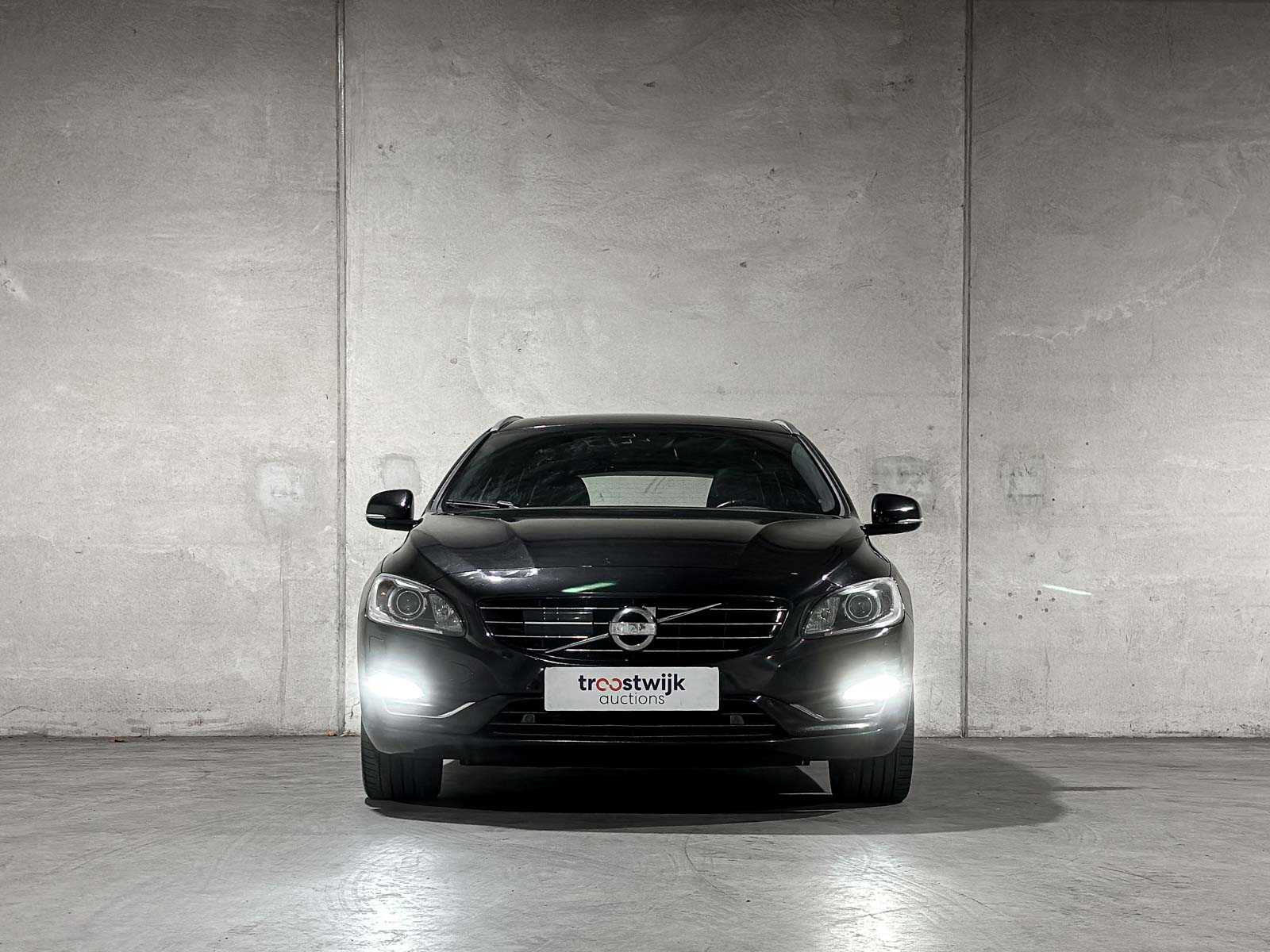 Volvo V60 2.4 D6 AWD Plug-In Hybrid Summum 215pk 2013 (Origineel-NL), 6-SVN-43