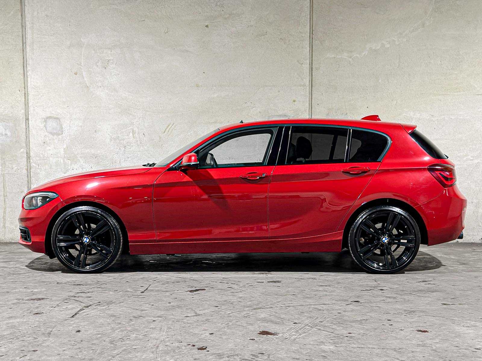 BMW 118i High Executive 1-serie 134pk 2018 (Origineel-NL), TT-509-J